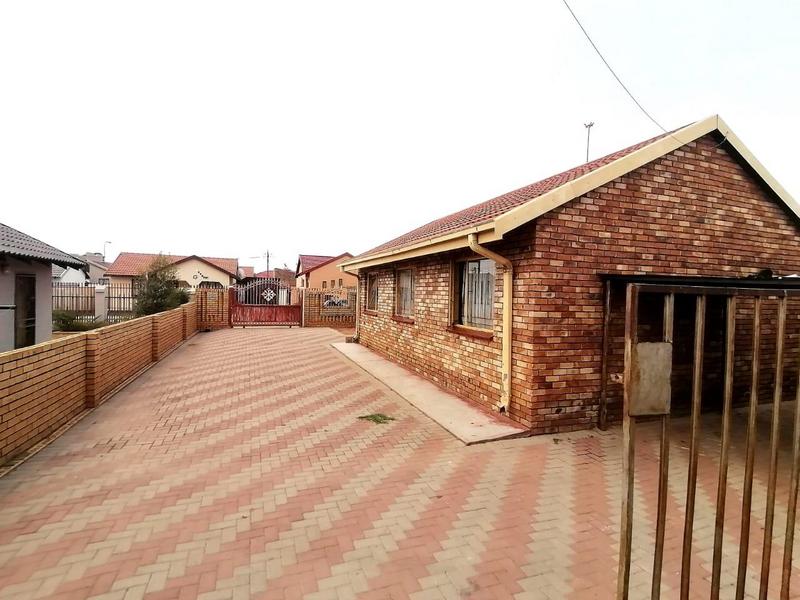 3 Bedroom Property for Sale in Mabopane North West